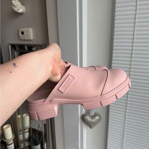 Ganni Pink Rubber Mules SZ 8 (39)